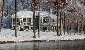 beautiful home on lake anna in Virginia